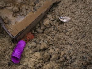 Geger, Pasukan Ukraina Temukan Banyak Kuburan Massal di Kota Bucha