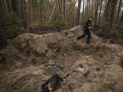 Puluhan Kuburan Warga Sipil Ukraina Ditemukan di Desa Dekat Kiev!