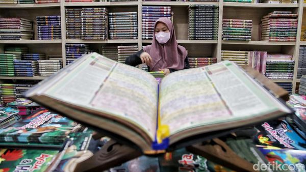 Awal Ramadan, Penjualan Al-Quran Masih Stabil