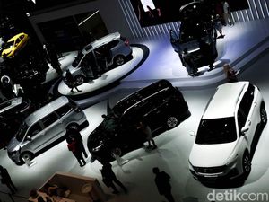 Penjualan Mobil Anjlok Sampai 26 Persen, Momen Lebaran Masih Jadi Harapan Penjualan Mobil Anjlok Sampai 26 Persen, Momen Lebaran Masih Jadi Harapan