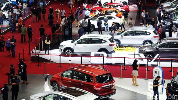 Potret Mobil Terlaris Jelang Lebaran