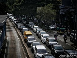 4 Penyebab Jakarta dan Macet Kembali Akrab 4 Penyebab Jakarta dan Macet Kembali Akrab