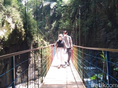 Jembatan Curug Ibun Pelangi Nan Instagramable