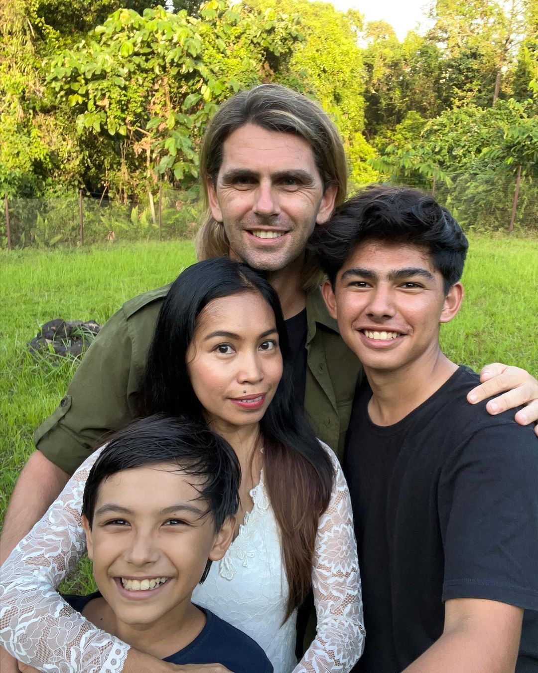 Kisah Cinta Bule Prancis dan Perempuan Dayak