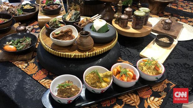 Menu Berbuka Di Signature Restaurant Kempinski Jakarta Signature Restaurant, Kempinski Hotel Jakarta Menawarkan menu berbuka dengan tema Mandalika risjsttafel. Menu andalan di sini adalah sei sapi dan salmon naniura