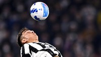 Kontrak Paulo Dybala di Juve juga akan habis dan kini sejumlah klub telah mendekatinya. Foto: AP/Fabio Ferrari