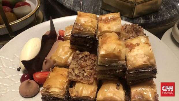 PA.SO.LA Restaurant menawarkan menu khas Turki untuk berbuka puasa di Ramadan PA.SO.LA Restaurant menawarkan menu khas Turki untuk berbuka puasa di Ramadan kali ini. Meski begitu, restaurant ini juga tetap menyajikan beberapa hidangan khas nusantara