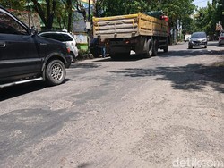 Jalan Alternatif Lamongan Rusak Imbas Jembatan Balun Ambles