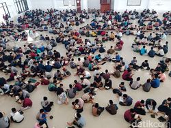 Perdana Sejak Pandemi, Ribuan Santri di Medan Lanjutkan Tradisi Tadarus