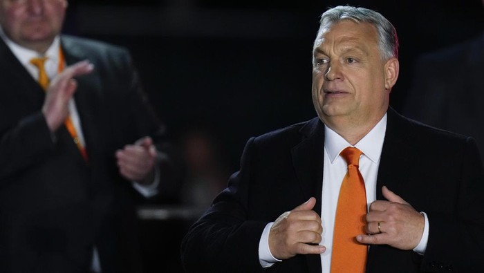 Perdana Menteri Hungaria Viktor Orban deklarasikan kemenangan dalam penyeleksian tubuh legislatif di negara itu. Diketahui, Orban ialah sekutu usang Rusia. Ini sosoknya