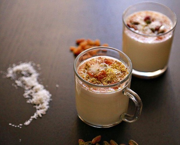 Sahlab Sahlab pudding susu yang dapat dinikmati dengan campuran kayu manis maupun kelapa