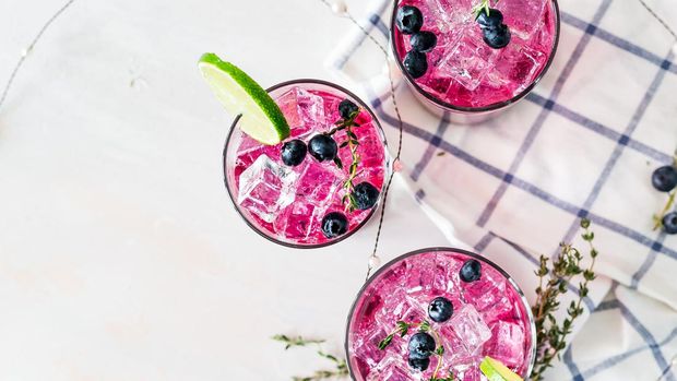 sup buah, hidangan penawar dahaga saat berbuka/unsplash.com/ Karly Gomez