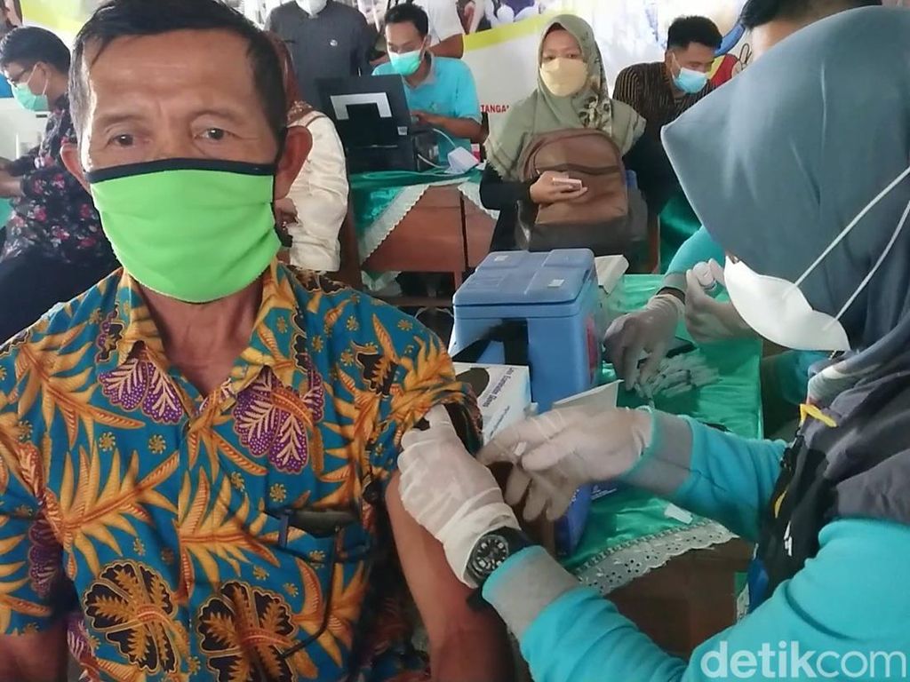 Dinkes Trenggalek Genjot Vaksinasi Lansia Selama Ramadan