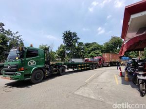 Truk Trailer Hilang saat Diparkir di SPBU Surabaya Truk Trailer Hilang saat Diparkir di SPBU Surabaya