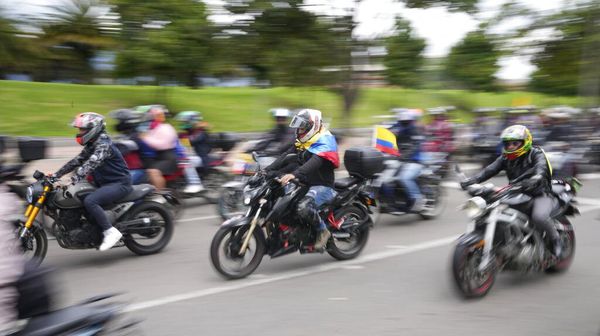 Tak Bisa Sembarangan, Boncengan Naik Motor di Kolombia Ada Aturan Jam