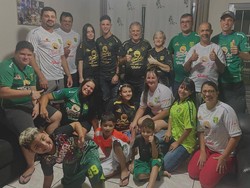 Aksi Bruno dan Keluarganya di Brasil Bikin Bonek Tersanjung