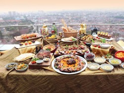 Buka Puasa Sambil Pandangi City Light Bandung, Mau?