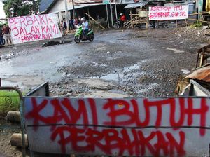 Gegara Ini Akses Jalan di Pattallassang Gowa Diblokir Warga