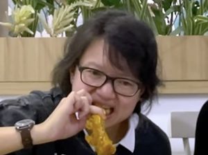 Grace Tahir Tak Suka Nasi Padang, Bergidik Saat Cicip Tunjang hingga Paru Grace Tahir Tak Suka Nasi Padang, Bergidik Saat Cicip Tunjang hingga Paru