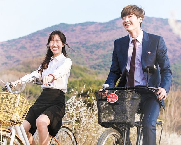 Jin Se Yeon dan Lee Jong Suk/Foto: Doctor Stranger Jin Se Yeon