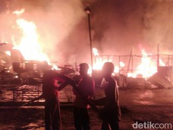 Gudang Barang Bekas di Pamekasan Terbakar, Dua Mobil dan Satu Motor Hangus