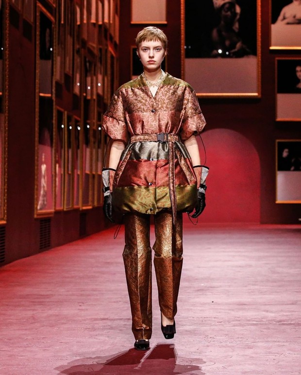 n Gaya rambut model Dior