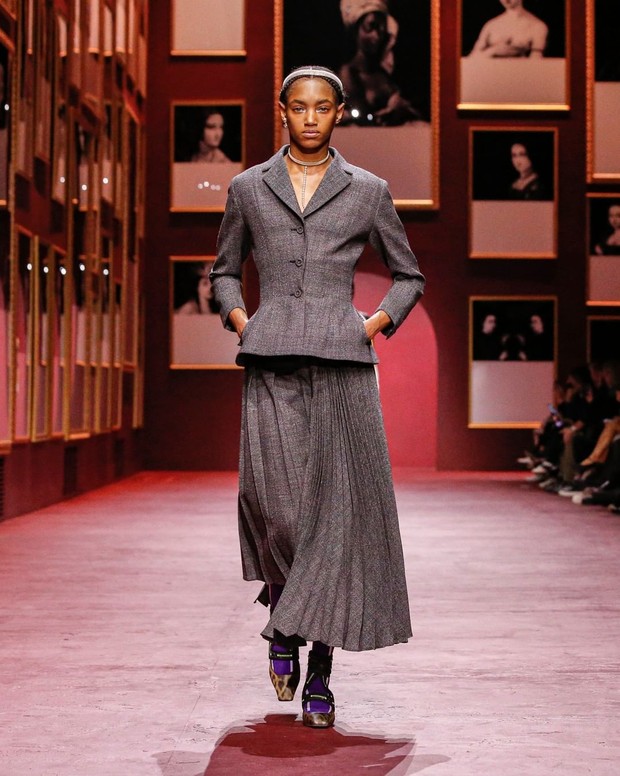 n Gaya rambut model Dior