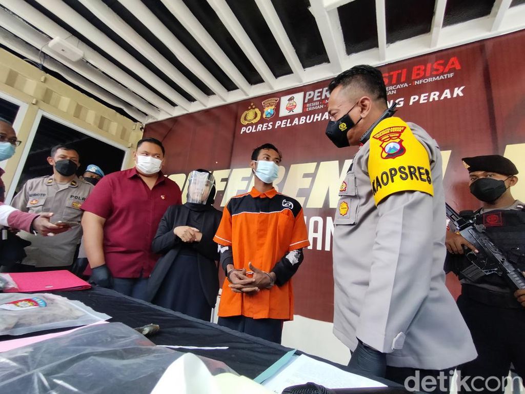 Pelaku Tawuran Surabaya Ngumpet di Rumah Ibu Tiri Usai Bacok Korban Pelaku Tawuran Surabaya Ngumpet di Rumah Ibu Tiri Usai Bacok Korban