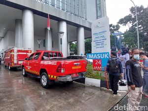 Kebakaran Terjadi di Lantai 5 RS Bandung Kiwari Kebakaran Terjadi di Lantai 5 RS Bandung Kiwari