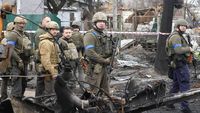 Dikawal Ketat, Presiden Zelenskyy Lihat Langsung Hancurnya Kota Bucha