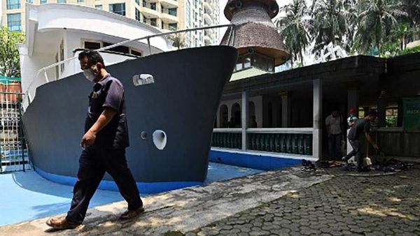 Ramadan, Masjid Perahu Jakarta Ramai Jemaah