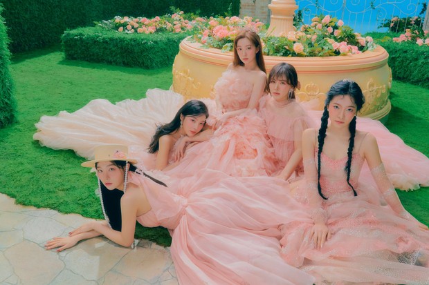 Red Velvet dalam MV Feel My Rhythm /Foto: soompi.com Foto: soompi.com