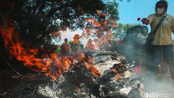 Melihat Tradisi Ziarah Cheng Beng Warga Tionghoa di Tangerang