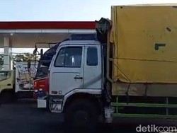 Dampak Solar Langka-Truk Menginap di SPBU, Distribusi Barang Terhambat