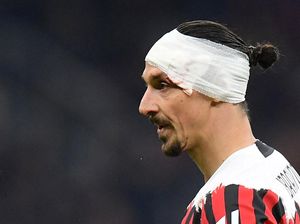 Zlatan Ibrahimovic Berdarah-darah di Laga Milan Vs Bologna Zlatan Ibrahimovic Berdarah-darah di Laga Milan Vs Bologna