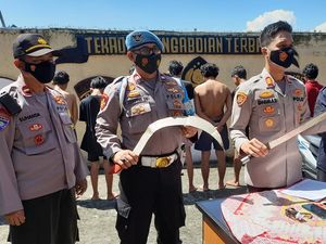 17 Remaja Terlibat Tawuran di Cibinong Diamankan, Samurai-Celurit Disita