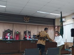 Ahmad Sahroni Ajak Bertemu, Keluarga Adam Deni Berharap Keajaiban