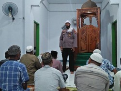 Aipda Irawan Karepesina, Polisi Dai dari Maluku Tengah yang Rajin Berdakwah