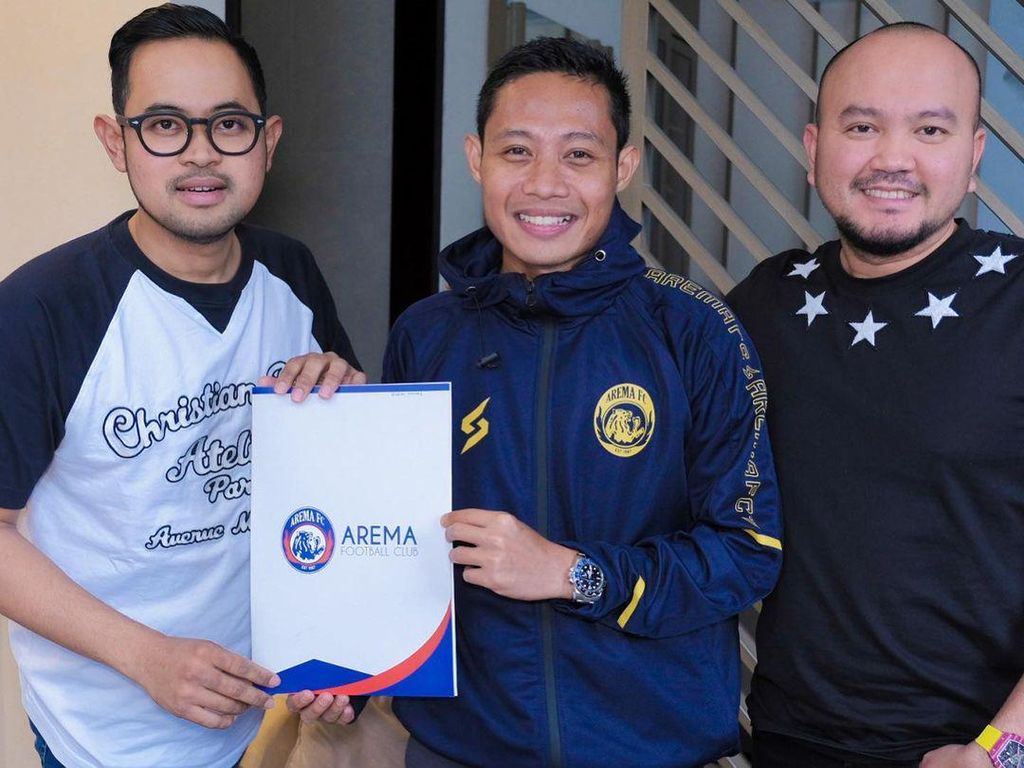 Evan Dimas Teken Kontrak Dua Musim dengan Arema FC