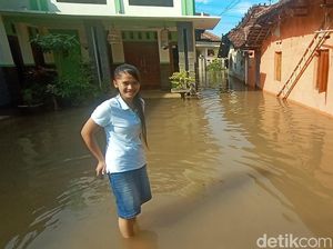 Hujan Semalaman, Banjir Genangi Rumah Warga di Jati Kudus