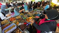 Berburu Takjil di Pasar Benhil, Mana yang Paling Enak Ya ?