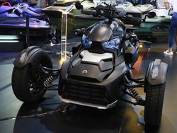 Mau Motor Roda 3 Mirip Punya Baim Wong? Siapkan Uang Segini