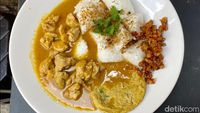 Di Rumah Makan Ngumpet Ini Ada Ketupat Kari Gule yang Berempah Unik