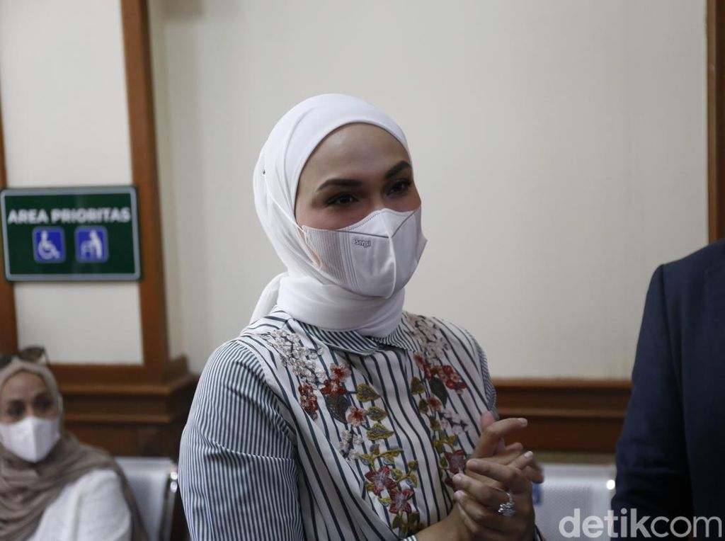 Futri Zulya Sidang Cerai Tanpa Mumtaz Rais, Istri Zulkifli Hasan Bersaksi