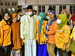 Gubsu Edy Buka Puasa Bareng Penyapu Jalan-Nelayan di Medan