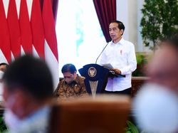 IHSG-Rupiah Menguat Sejak Kemarin, Efek Jokowi Rombak Kabinet?