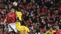 Salah satu keunggulan Darwin Nunez adalah, ia dikenal tangguh dalam duel udara. Foto: AFP/PATRICIA DE MELO MOREIRA