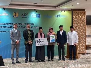 Masjid Istiqlal Raih Penghargaan Green Mosque Pertama di Dunia dari IFC Masjid Istiqlal Raih Penghargaan Green Mosque Pertama di Dunia dari IFC