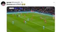 Taktik 5-5-0 Simeone disebut gila. (Foto: Twitter @StokeyyG2)