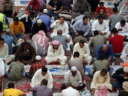 Pangeran MbS: Dilarang Minta Sumbangan Buat Acara Buka Puasa!